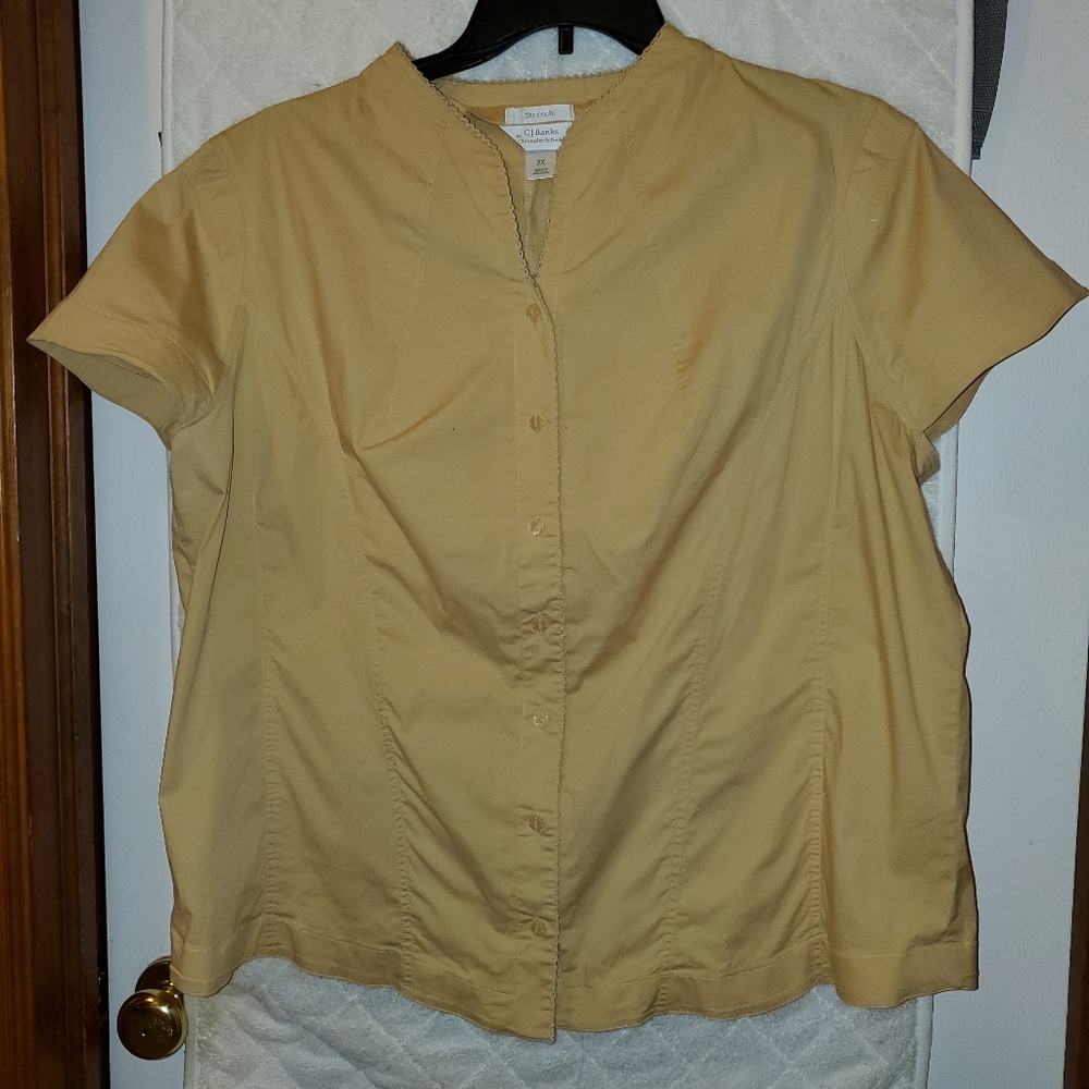 CJ Banks 2x (fits like 1x) cap sleeve mustard yellow top